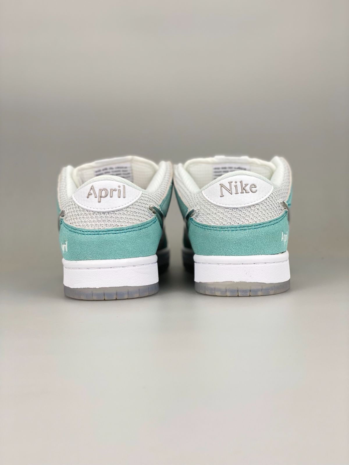 エイプリルスケートボード×ナイキSBダンクロー プロQSホワイトアンドマルチカラ 楽天市場】APRIL SKATEBOARDS Nike SB Dunk Low Pro QS White