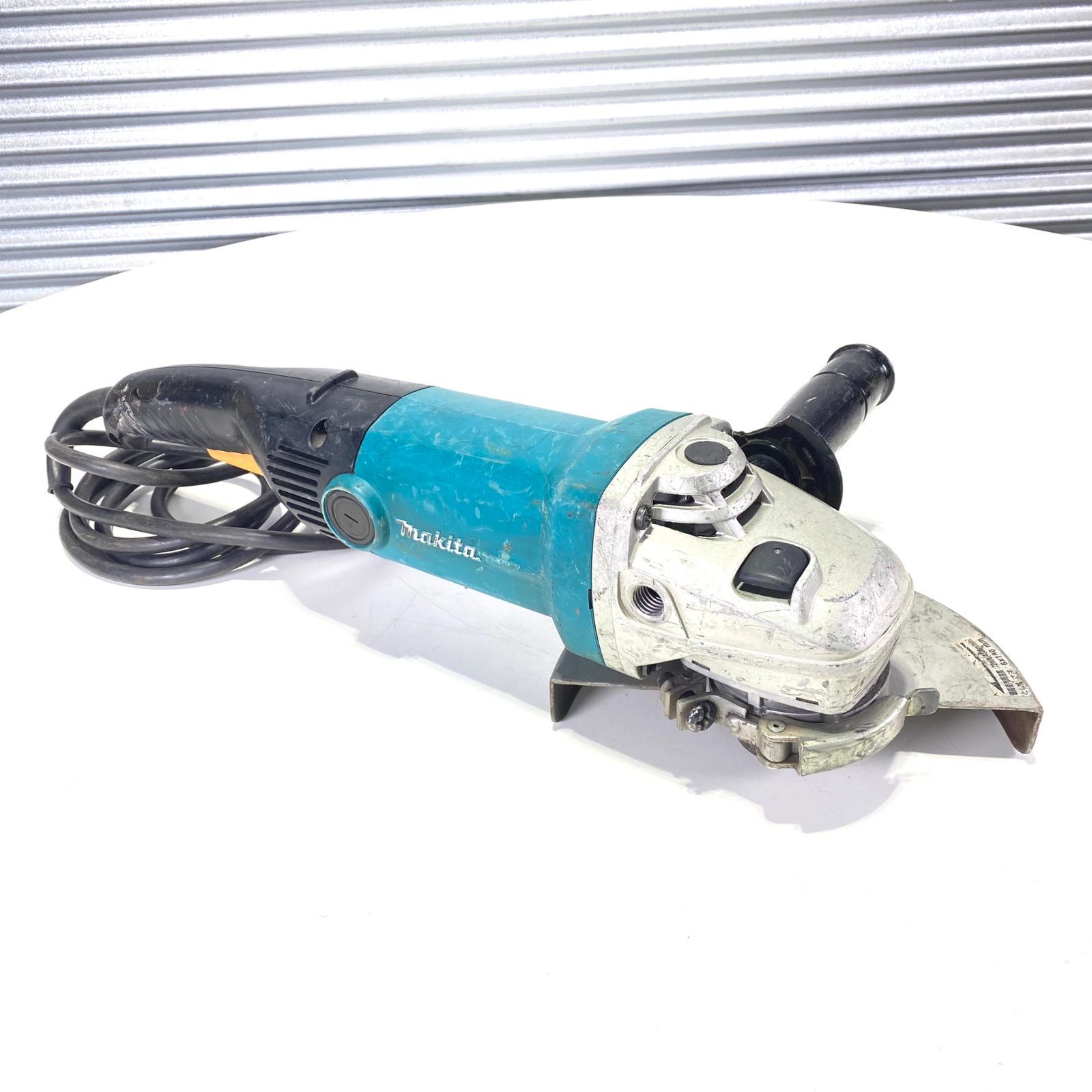 中古 makita マキタ GA7011C 電子ディスクグラインダ 180mm グラインダー 電動工具