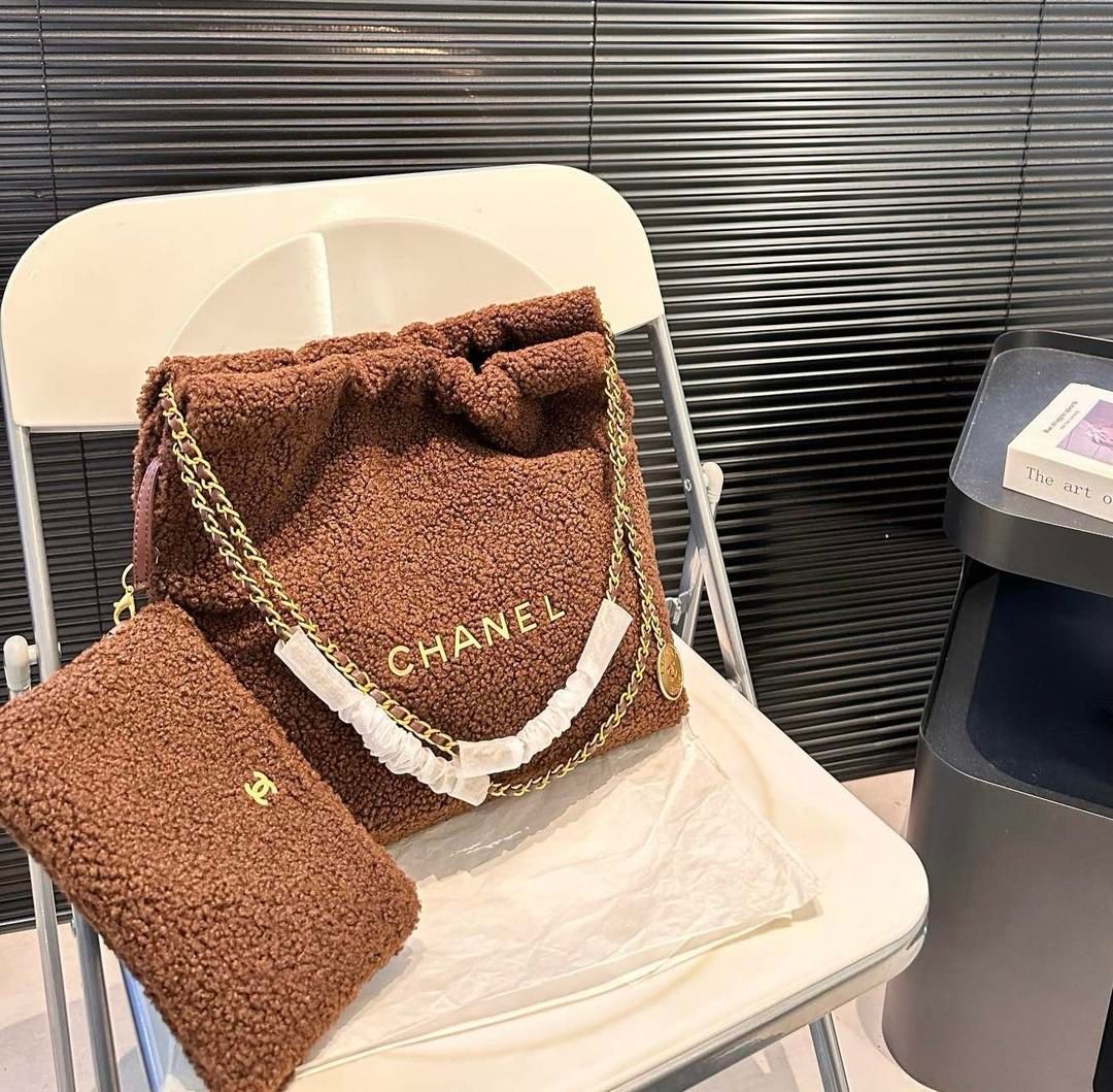 Chanelシャネルラムウールビンバッグ