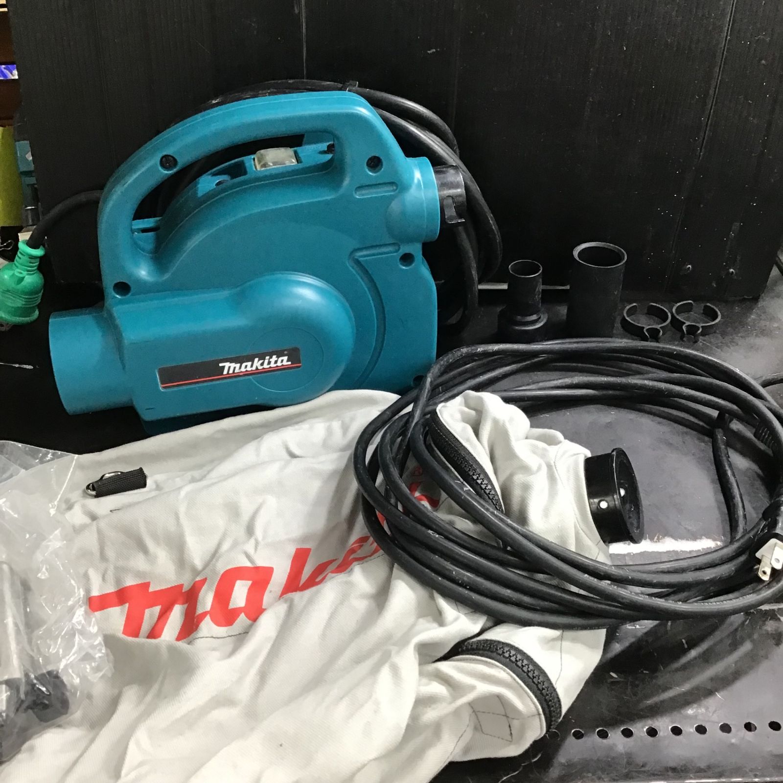 〇マキタ 小型集じん機 450【草加店】 450P 小型集じん機 マキタ