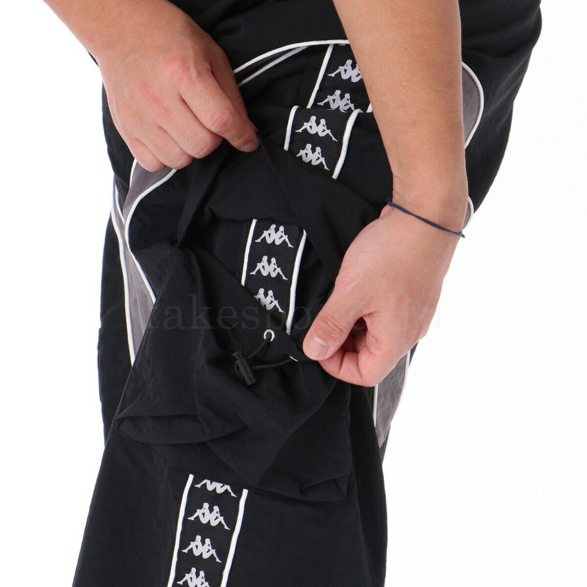 100%本物保証! カッパ バンダライン ウインドブレーカー 上下 セットアップ メンズ ブランド Kappa フード付き フーディ 裏メッシュ 裏地付き フルジップ 黒 オーバーシルエット ゆったり 245321 上下セット 大きいサイズ 有 スポーツウェア トレーニングウェア