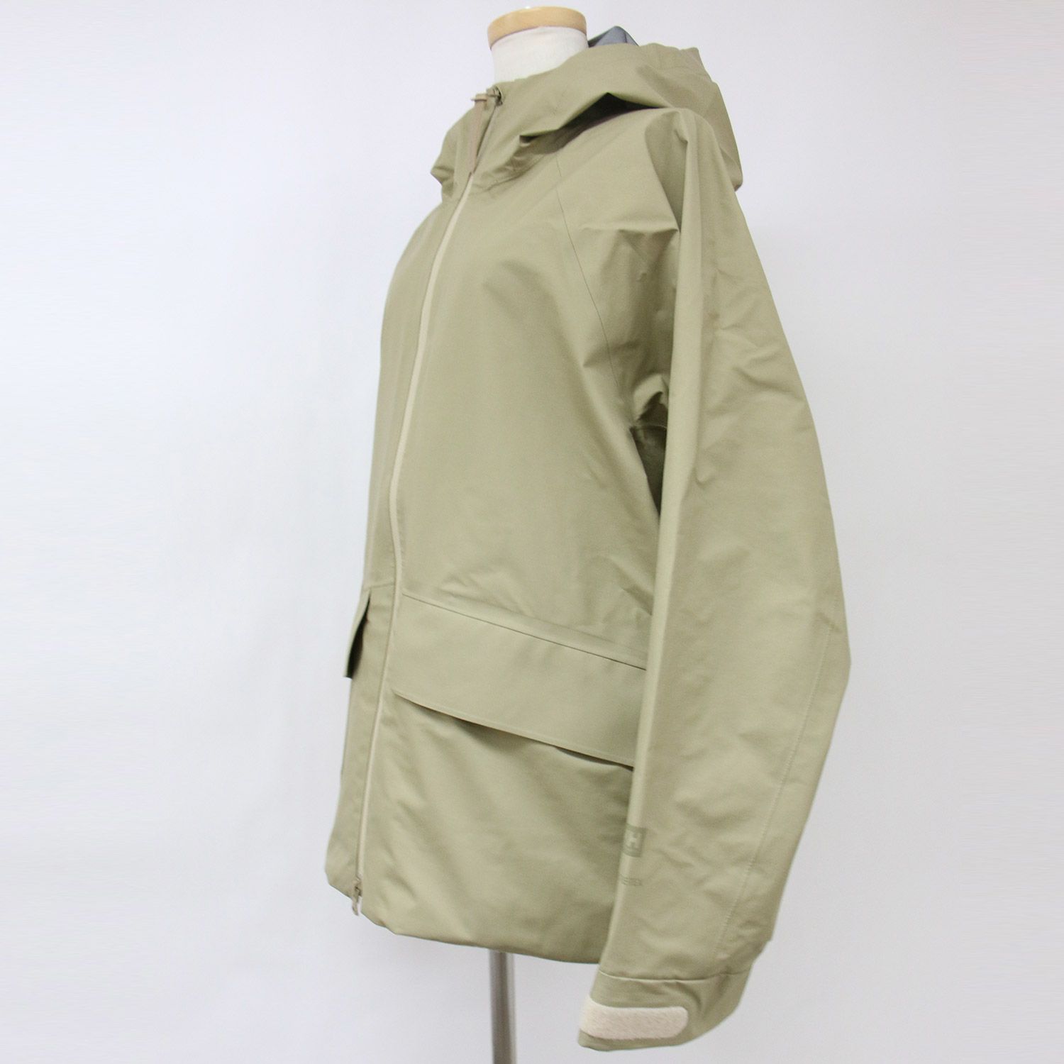 美品 HELLY HANSEN ヘリーハンセン ジャケット ベージュ M レイン 