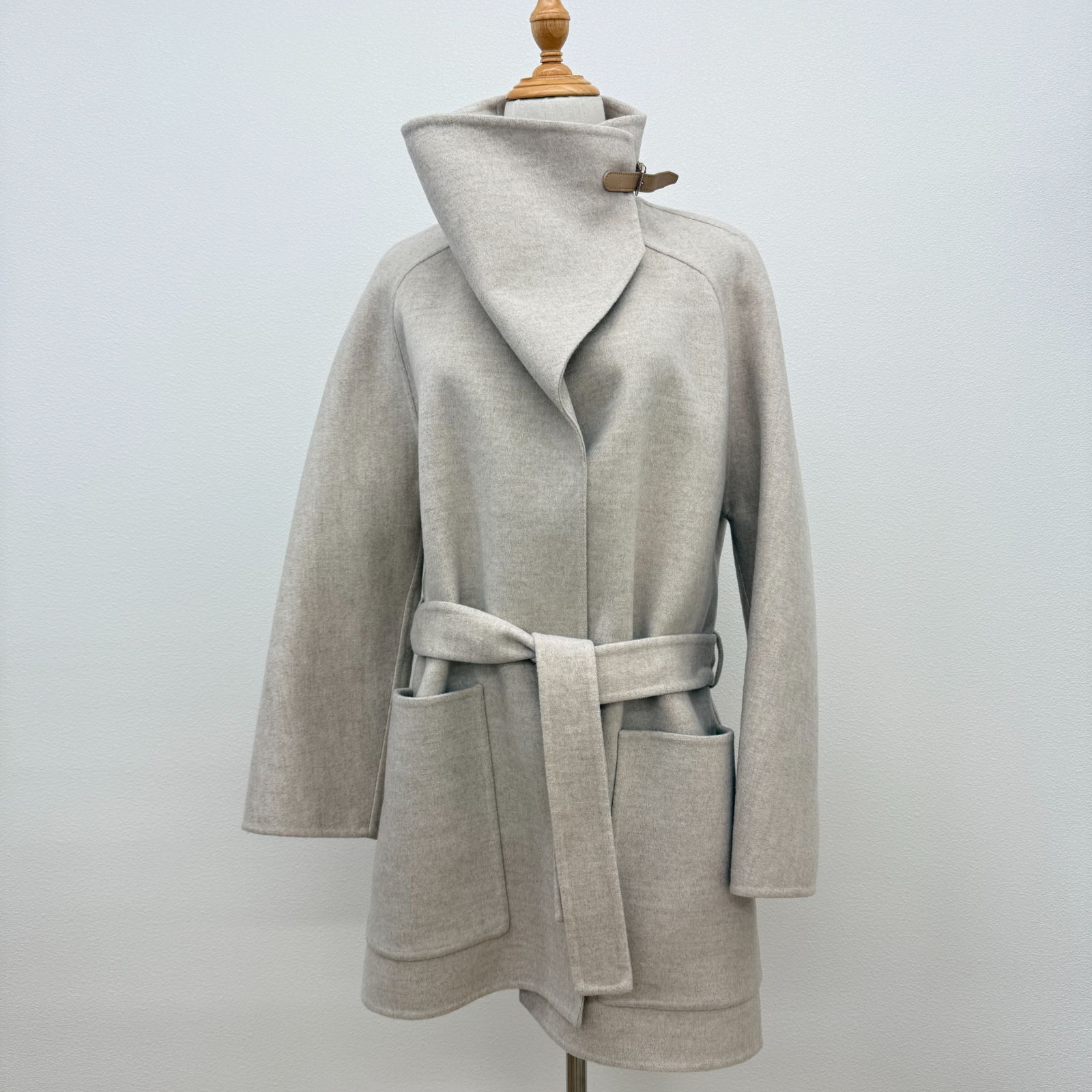 LEONARD レオナール　中綿コート シルク100% サイズ9号　フォックス LEONARD レオナール シルク100% フォックスファー 中綿 刺繍