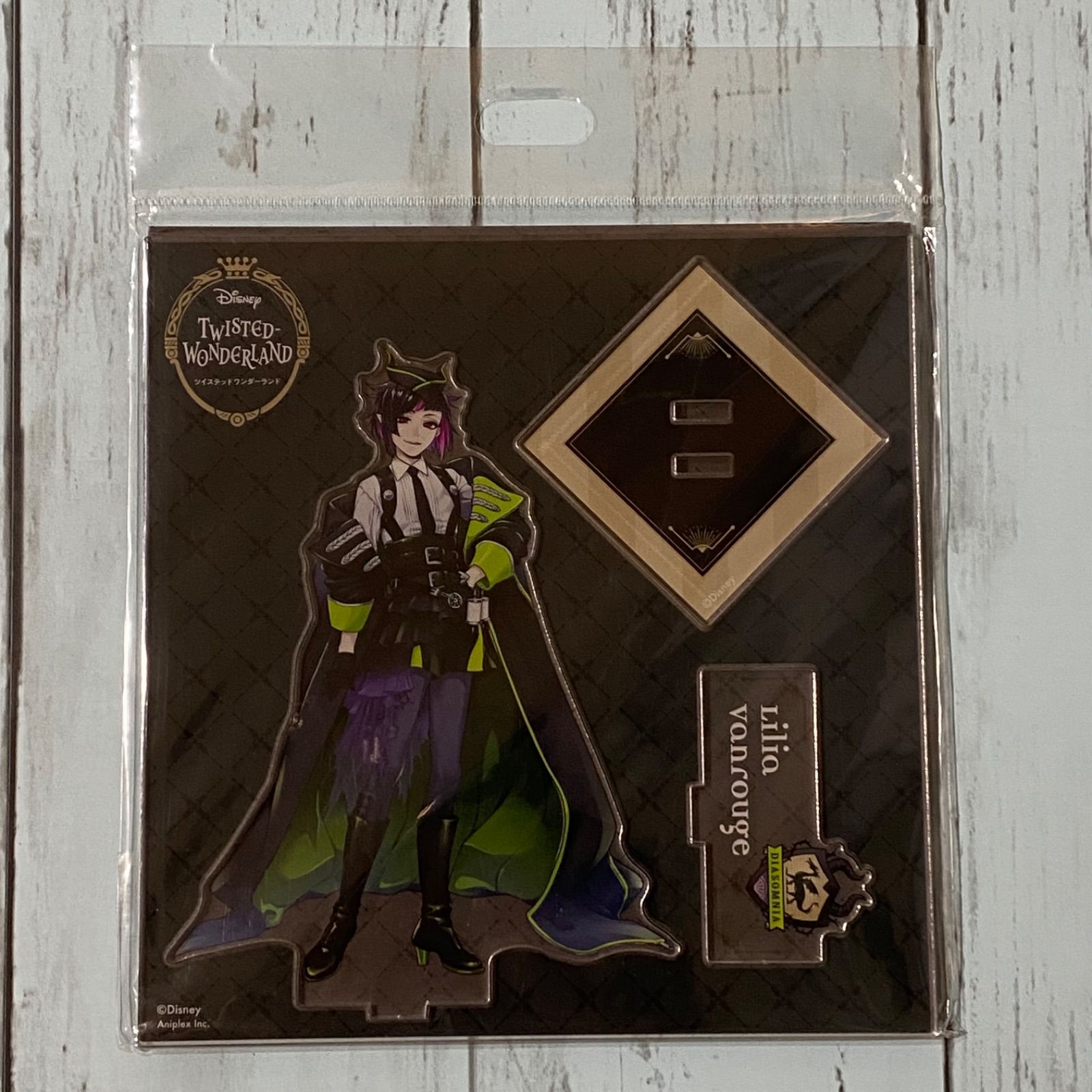 ツイステ リリア・ヴァンルージュ アクリルスタンド 寮服ver