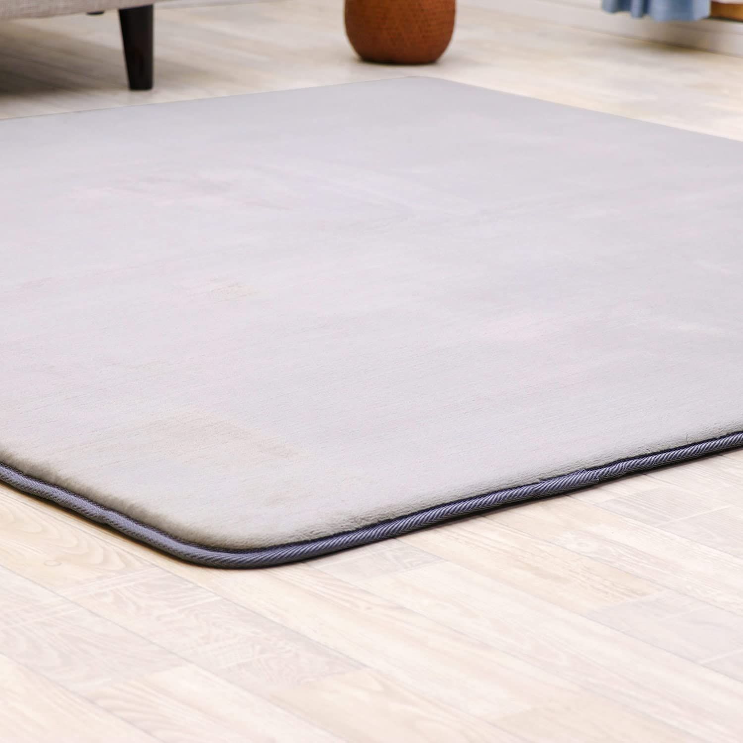 フリーリー ラグ カーペット 高反発ラグ 厚25mm 140×200cm 抗菌 防ダニ加工 厚手 ラグマット オールシーズン 滑り止め付 マイクロファイバー サイズ S無地 グレー