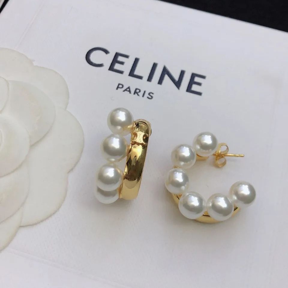 CELINE(セリーヌ)パールデザインピアス