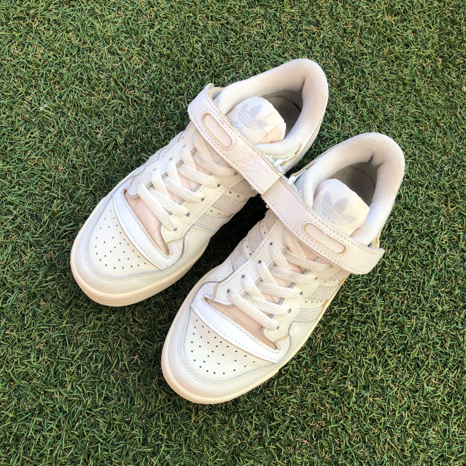 美品22.5 adidas アディダス フォーラム84LOW HT833 美品22.5 adidas アディダス フォーラム84LOW HT833 - メルカリ