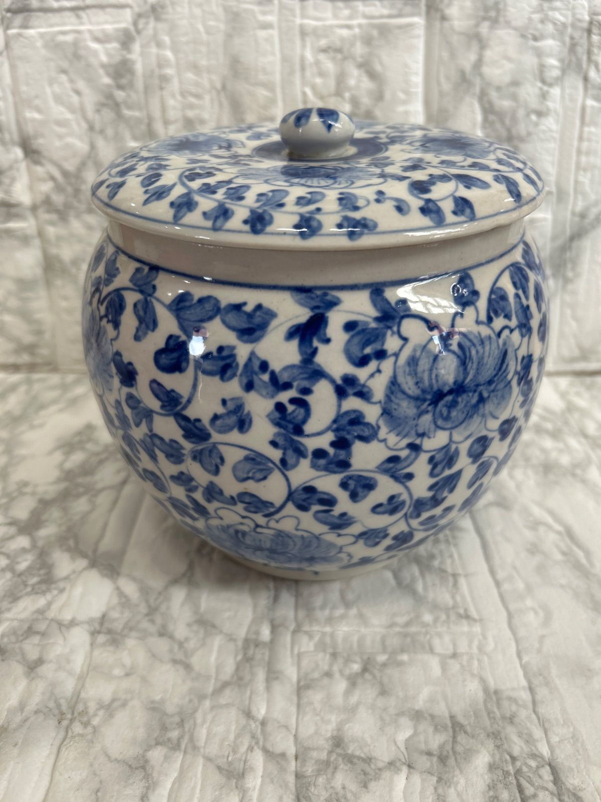 年代物 陶芸 箱付き 骨董品 壺 蓋付き 染付 年代物 古物 陶器 花柄 - メルカリ