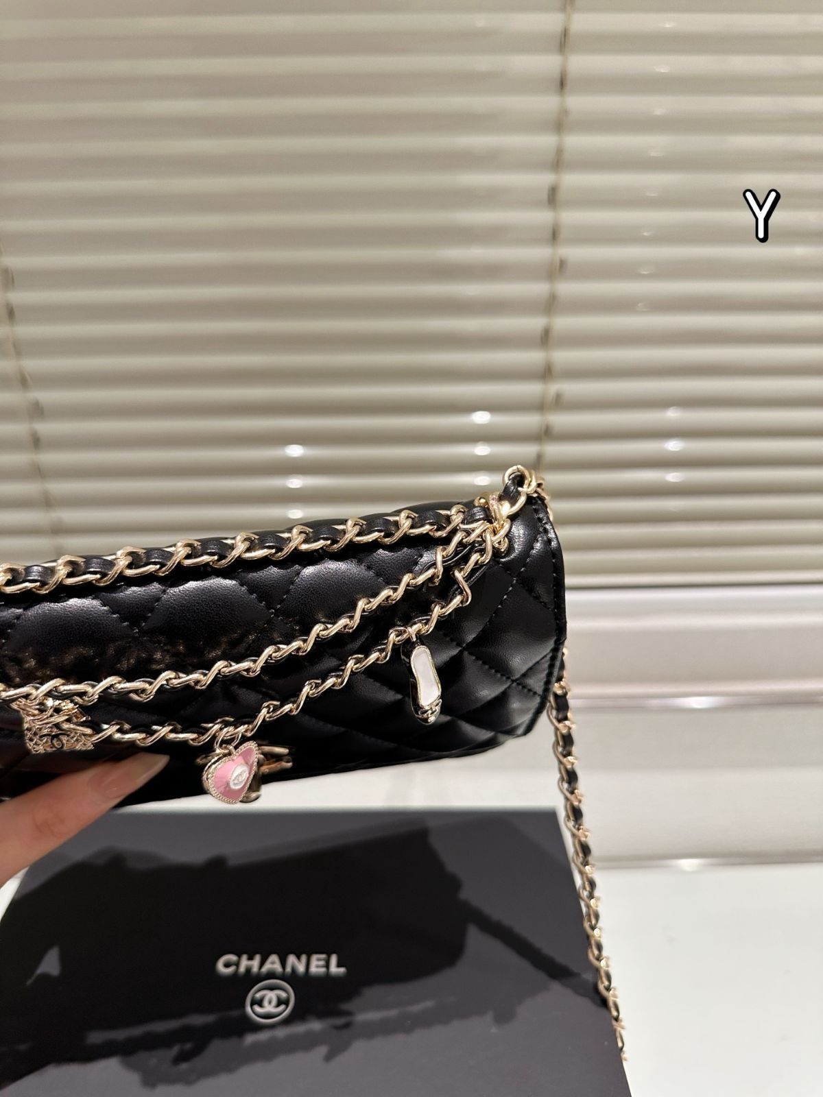 今日特価】CHANEL 25P Heart Pendant WOC Chain Bag / シャネル