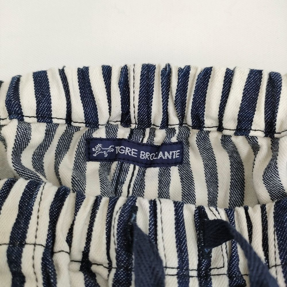 ネイビー