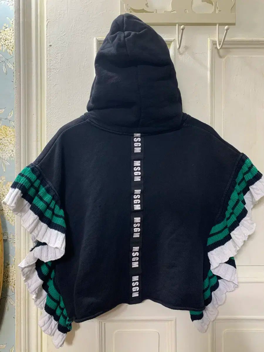 フリル フード付きTシャツ