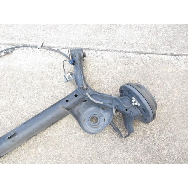 リアアクスルビーム ABSセンサー付