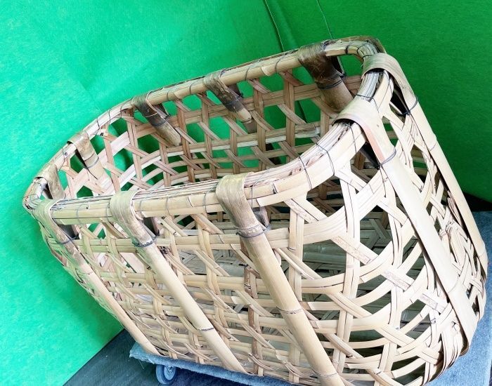 【展示品】　特大　竹籠　H760W1160D630mm 　民芸品　■C-1410 展示品】 特大 竹籠 H760W1160D630mm 民芸品 □C-1410 - メルカリ