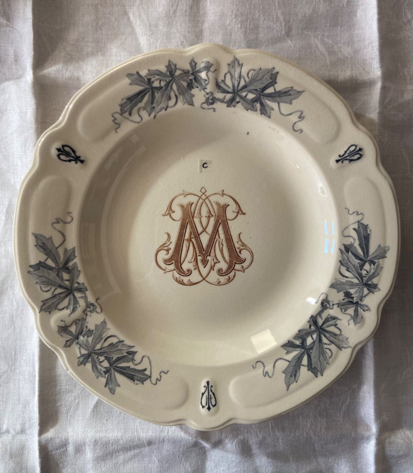 フランスアンティーク ショワジールロワ Choisy Le Roi イニシャル