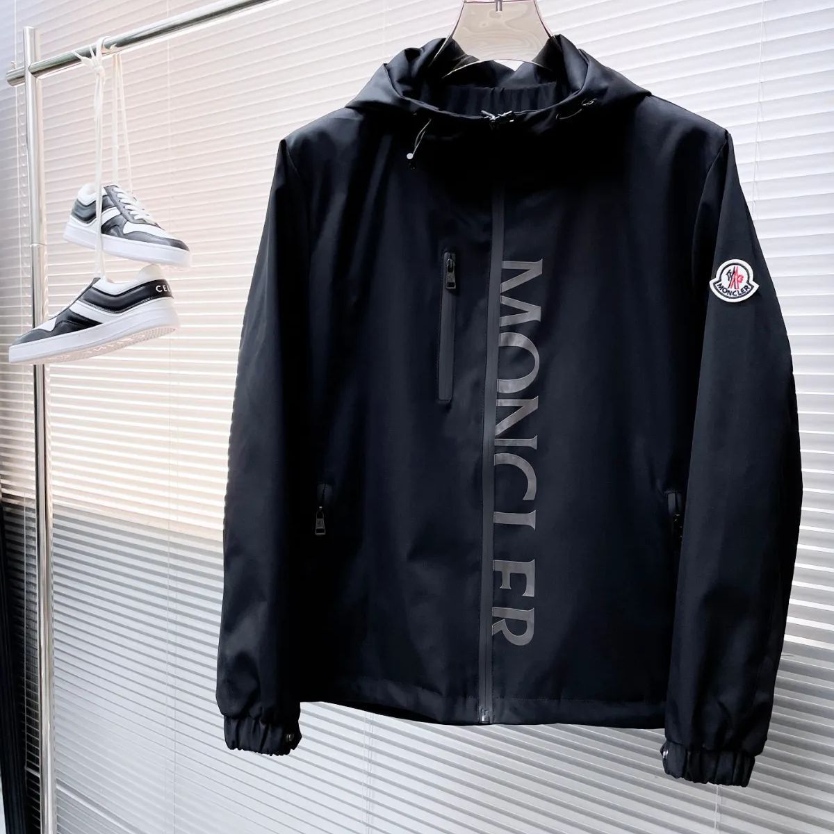 新品】MONCLER （モンクレール） ナイロンジャケット ブラック - メルカリ