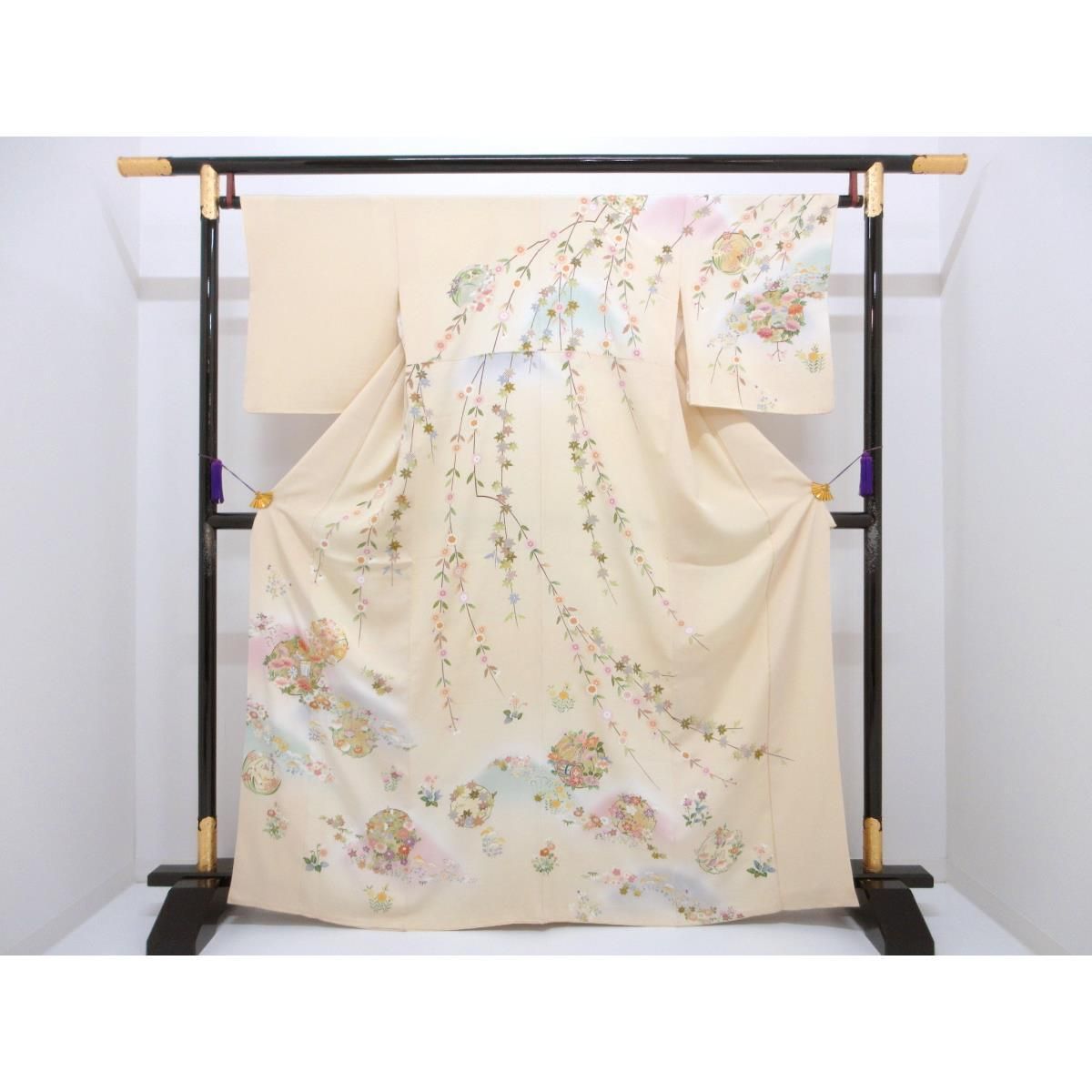 訪問着 友禅金彩加工 刺繍入り