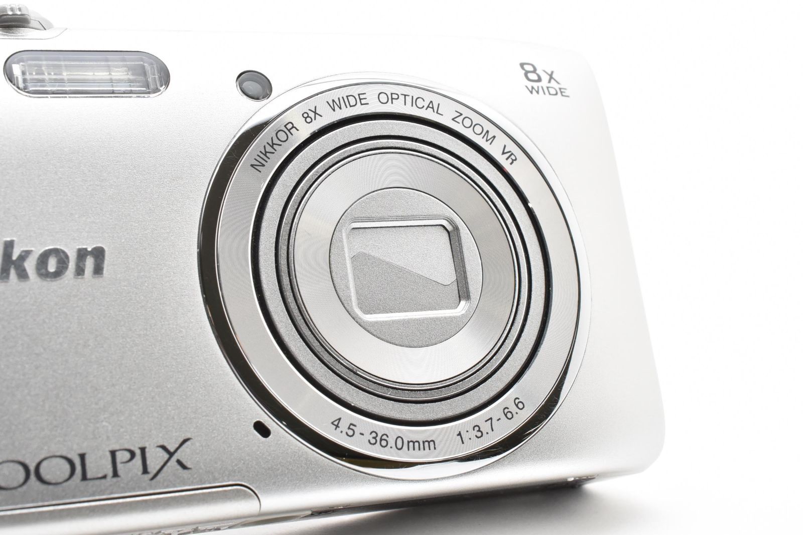 コンパクトデジタルカメラ