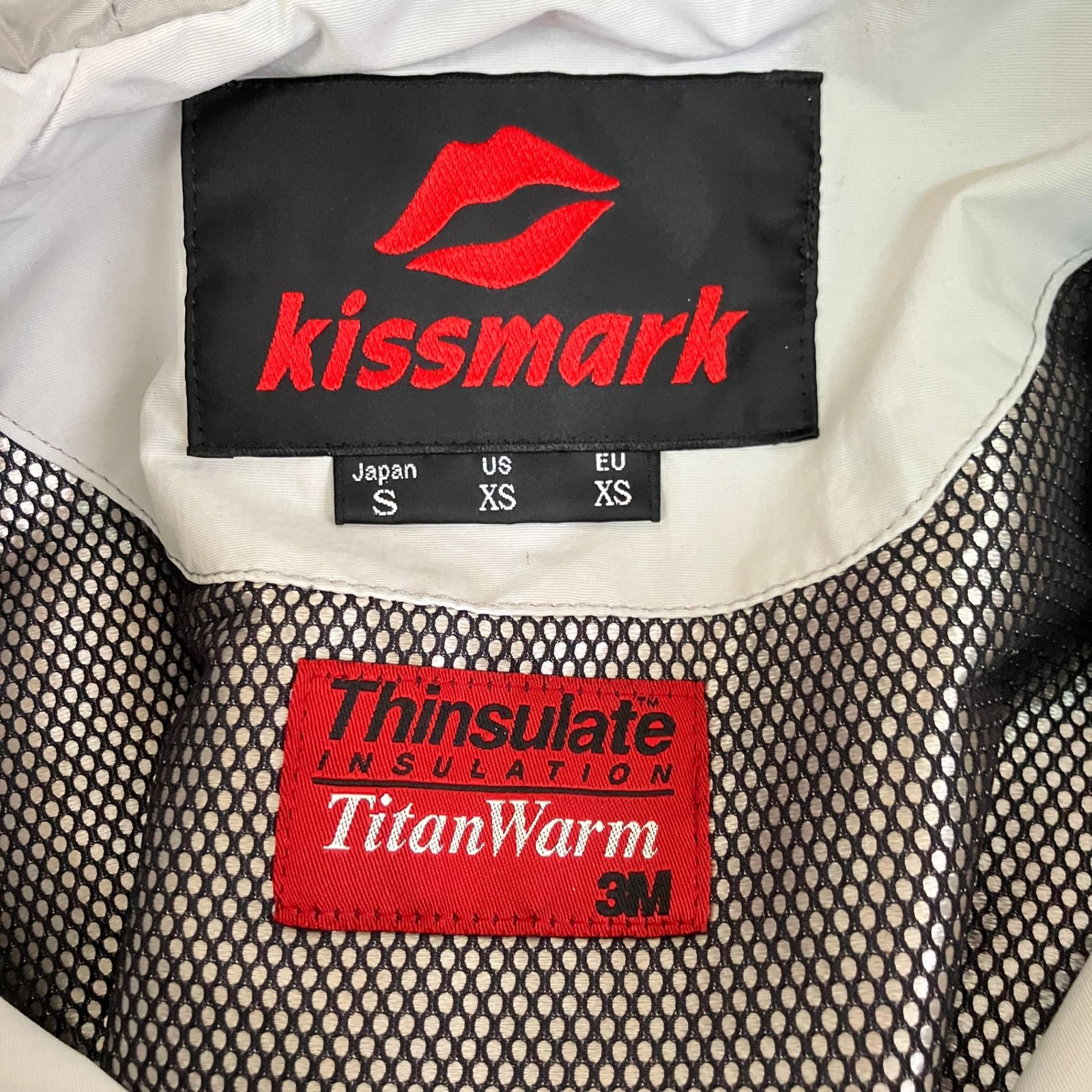 kissmark thinsulate TitanWarmスノボジャケット　S キスマーク スノーボードウェア 中綿ジャケット thinsulate 3M - メルカリ