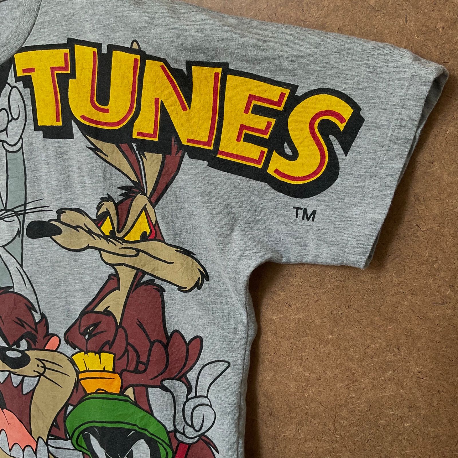 LOONEY TUNES スウェット タズ ビッグプリント ラグラン袖 古着 最終売り尽くし】古着 90s USA製 LOONEY TUNES タズ