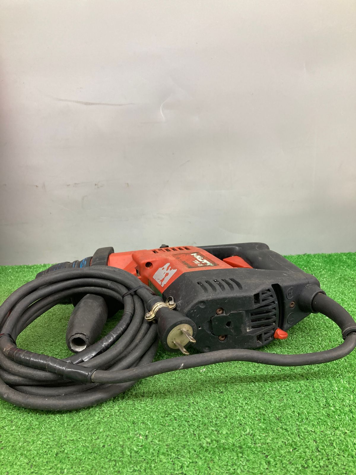 【中古品】【0921】★HILTI(ヒルティ) 100vハンマードリル TE5　IT2CB8RTRDCU