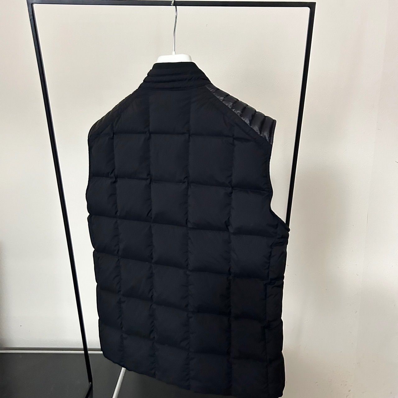 MONCLER モンクレール CHEVAL シェバル ダウンベスト ブラック モンクレール☆ダウンベスト☆ブラックロゴ☆HOLSTEINERサイズ3