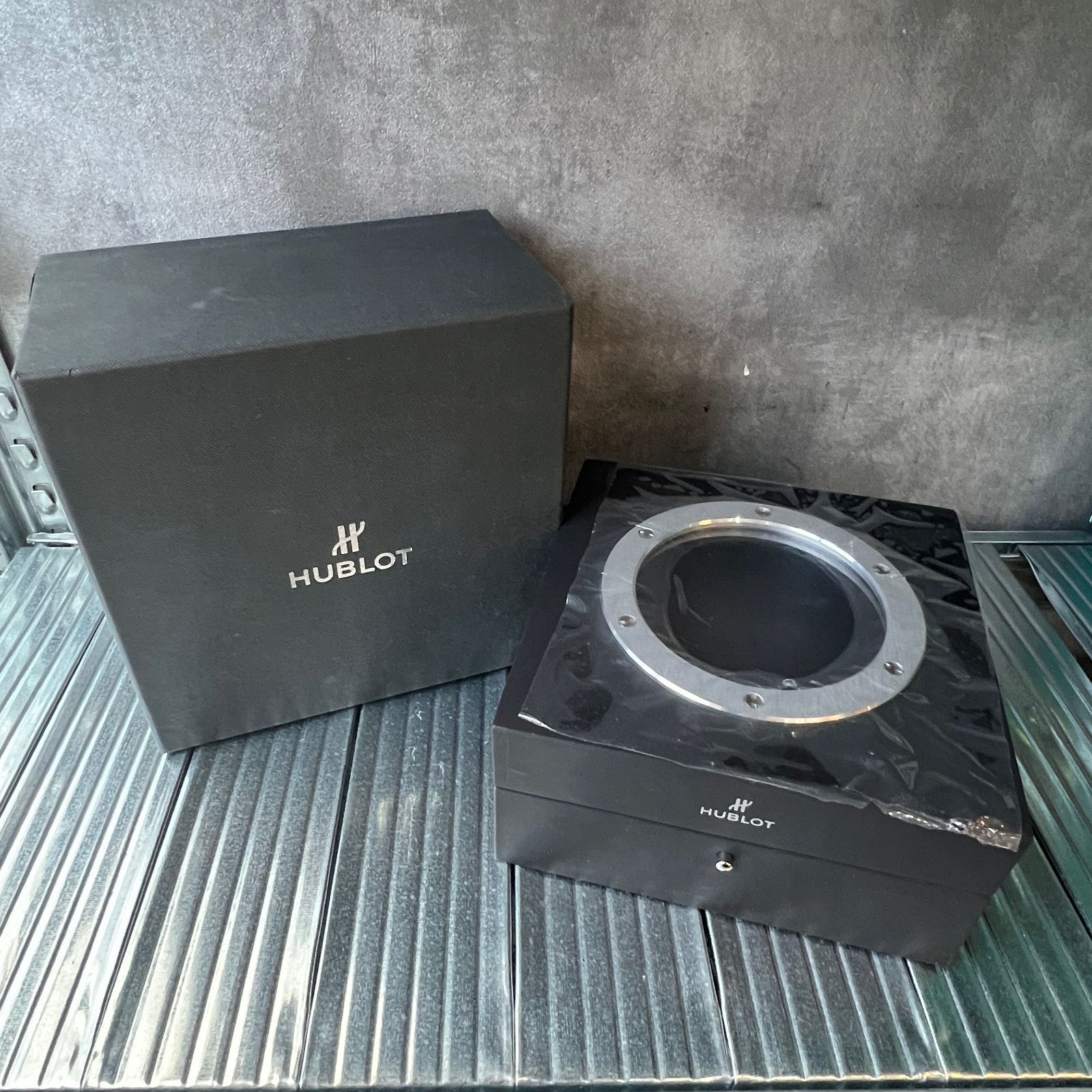 ウブロ HUBLOT 空箱 時計ケース USB・ZIP・冊子×1 取扱説明書×1