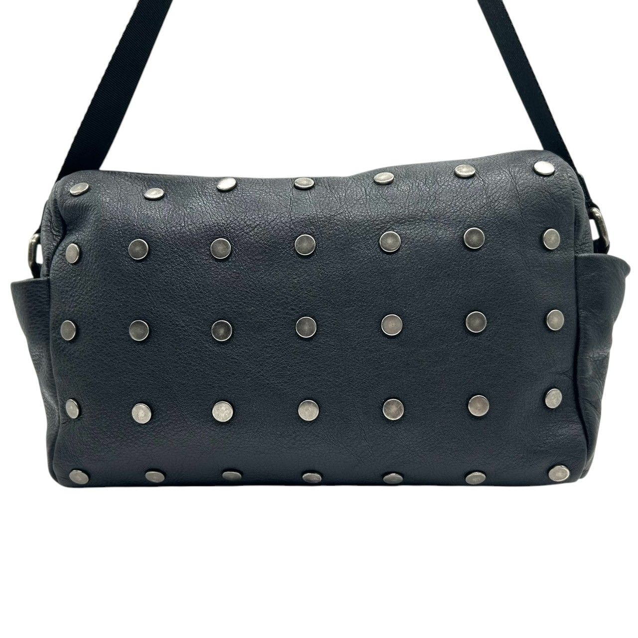 agnes b. アニエスベー ショルダーバッグ クロスボディ 斜め掛け可 スタッズ レザー 本革 ブラック シルバー金具 レディース メンズ ユニセックス ロック パンク スタイリッシュ 人気モデル クリーニング済み s33 WWW_SMP1DAWEKUDUS_SCH_ID