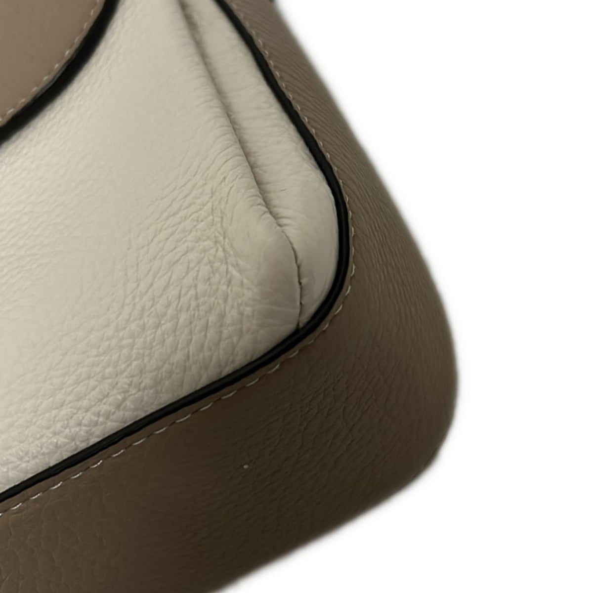 COACH ベージュ ピンク ショルダーポーチ ショルダーバッグ レア 美品 中古・古着通販】COACH (コーチ) ショルダーバッグ ピンク