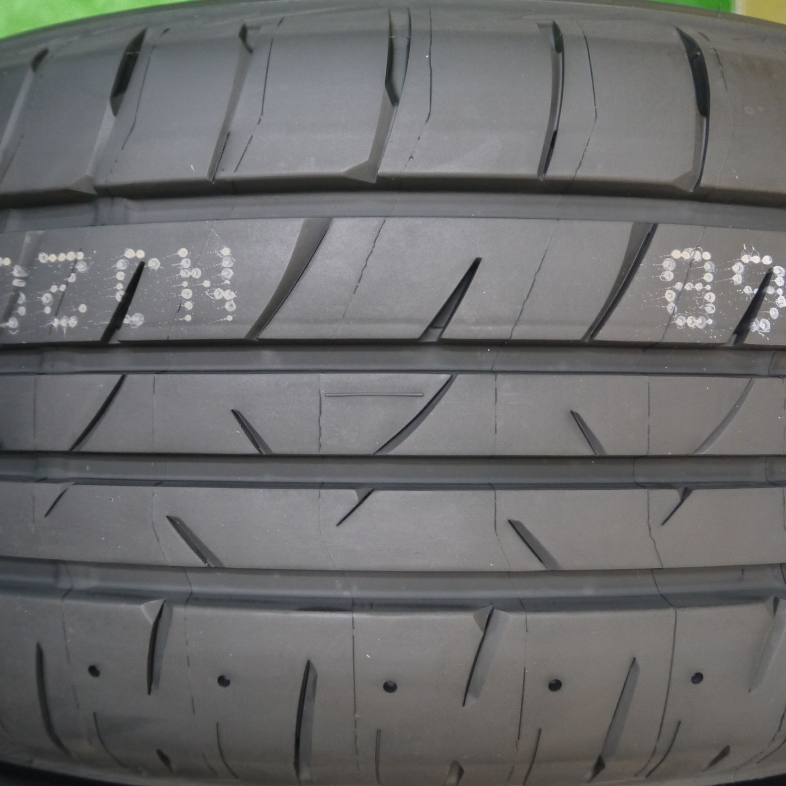 *送料無料* 未使用！24年★235/50R18 ブリヂストン プレイズ PX-RV2 タイヤ 18インチ アルファード ヴェルファイア 等★4090601Hノタ