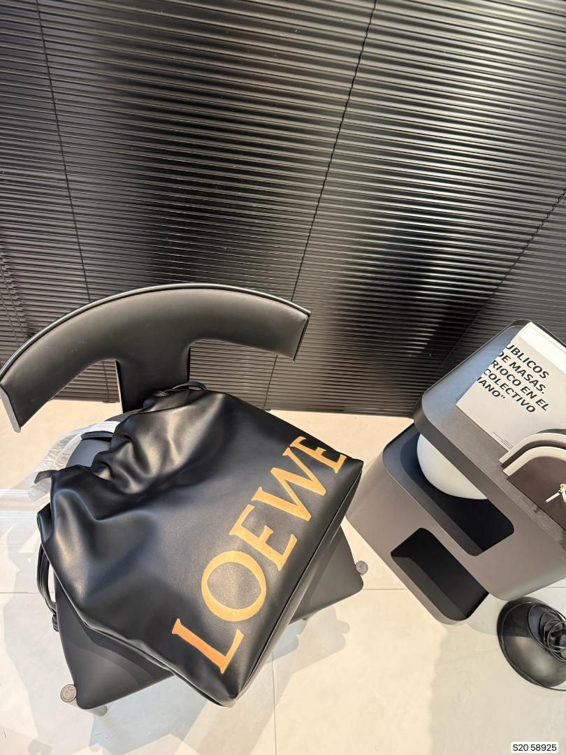 LOEWE ハンドバッグ