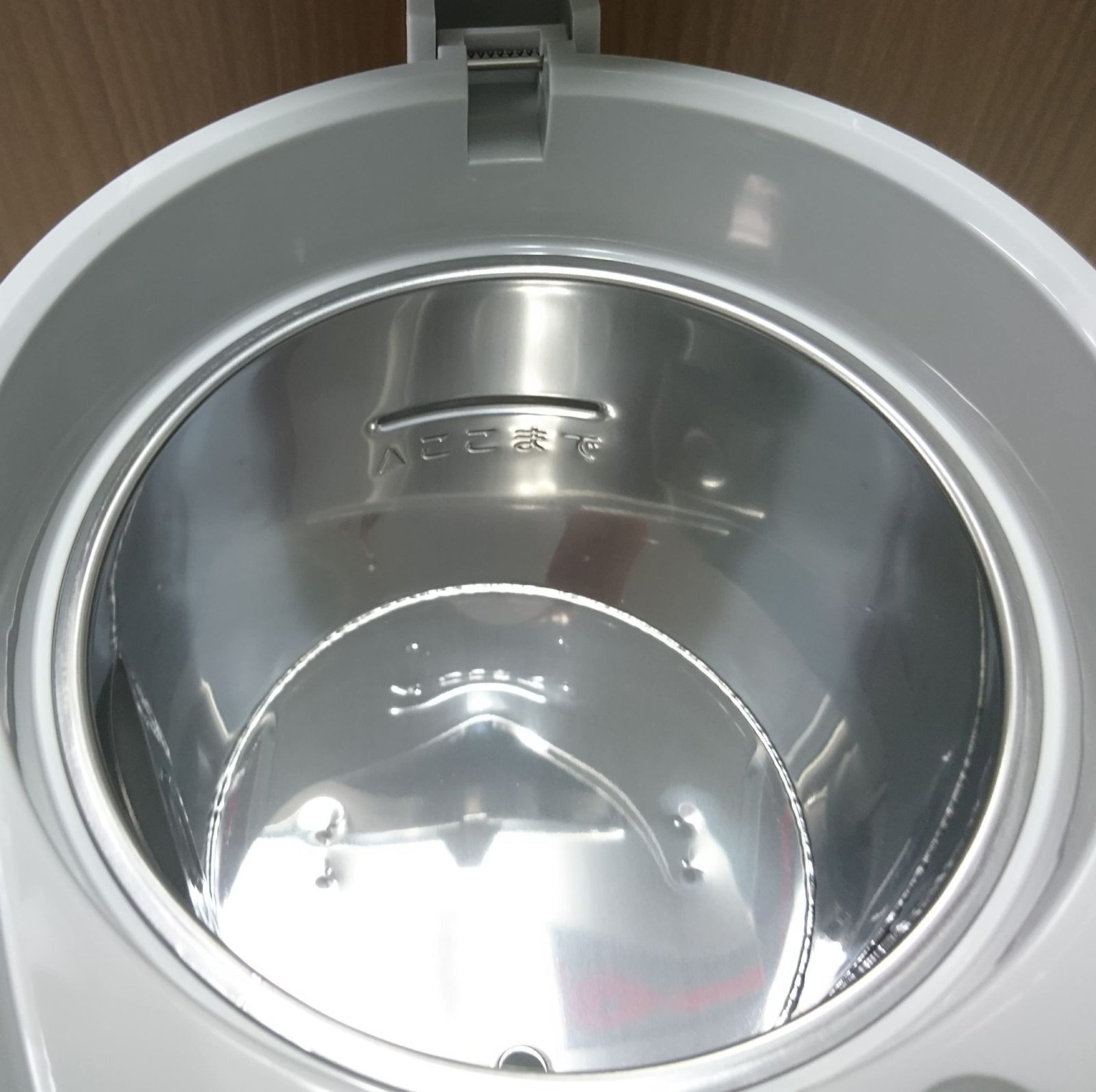サテングレー