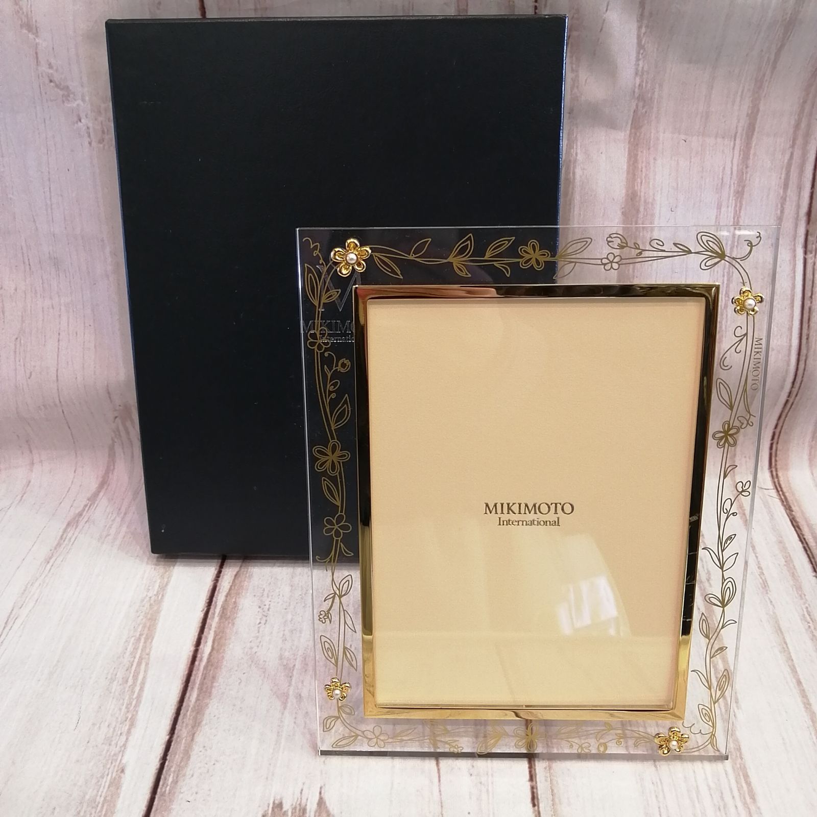 ミキモトのフォトスタンド