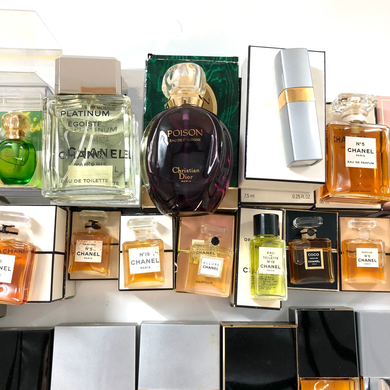 90本以上　香水　大量　まとめ　CHANEL　Dior　NINA RICCI　ブルガリ　ロクシタン　フルボトル　ミニ香水