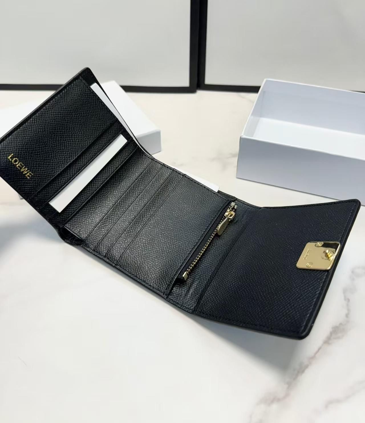 お値下げ！45000円→35000円 新品未使用　LOEWE 財布 ロエベ 財布 レディース 新品未使用 - メルカリ