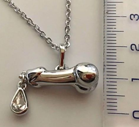 ヴィヴィアンウエストウッド ペニス デーモン モチーフ ペンダント ネックレス Vivienne Westwood の新作アクセが“ぶっ飛んでる”と話題に