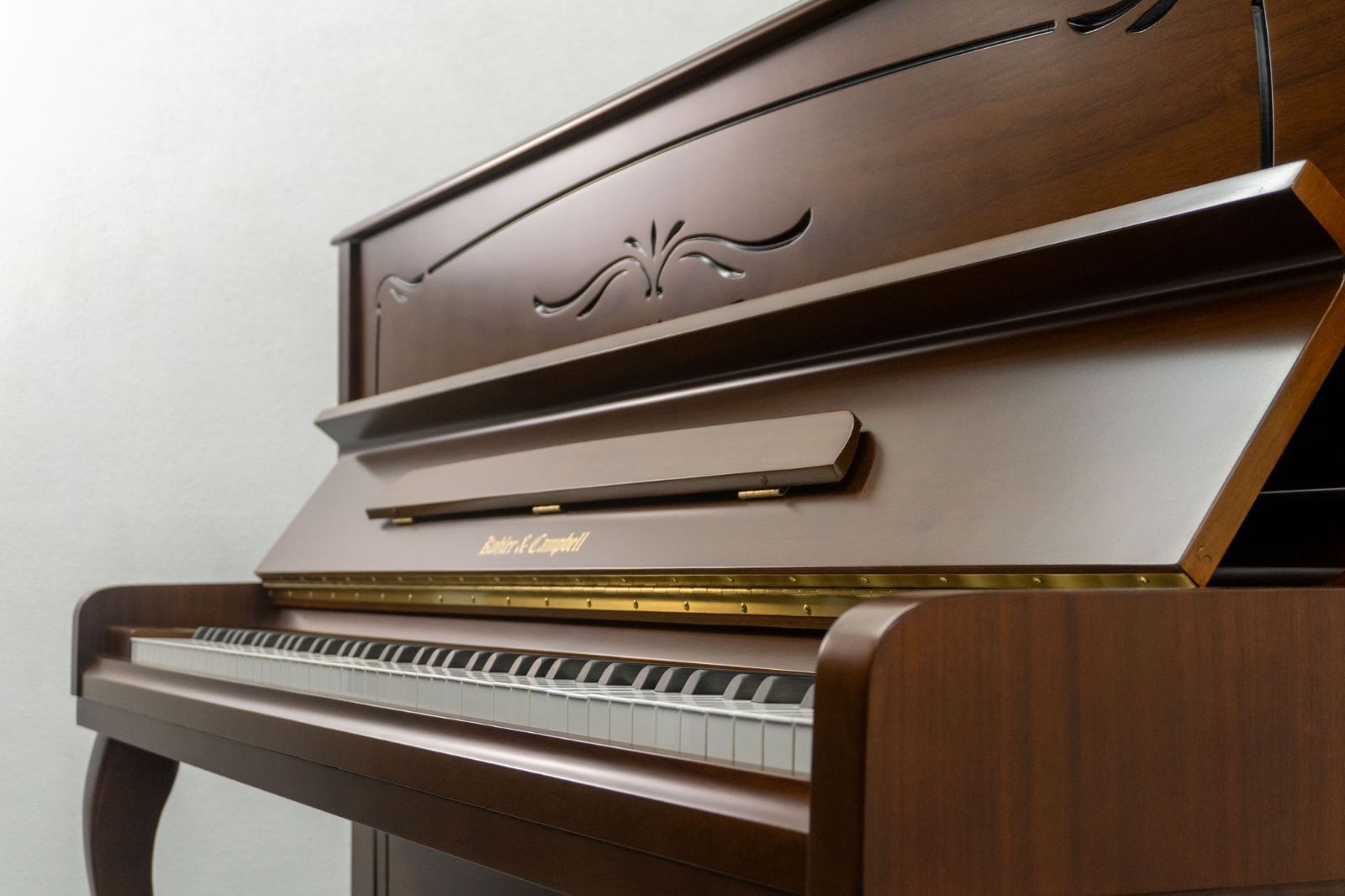 SU-520C｜木目調 彫刻デザイン｜ウォールナット艶消し仕上げ｜