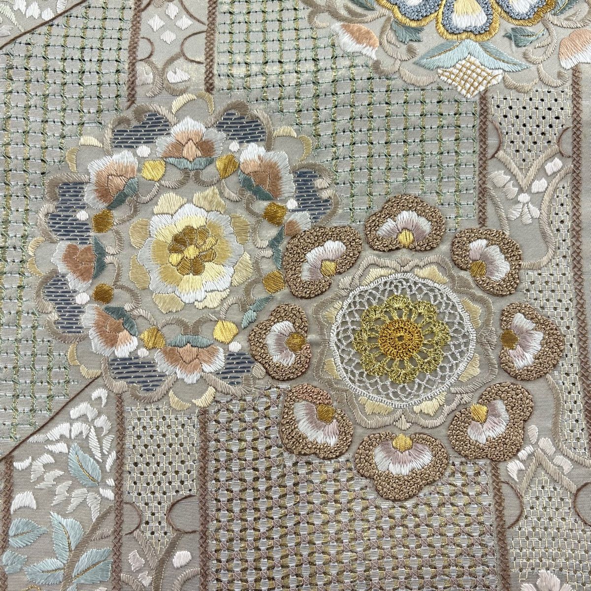 袋帯 華文 草花 金銀糸 刺繍 金色 六通 正絹