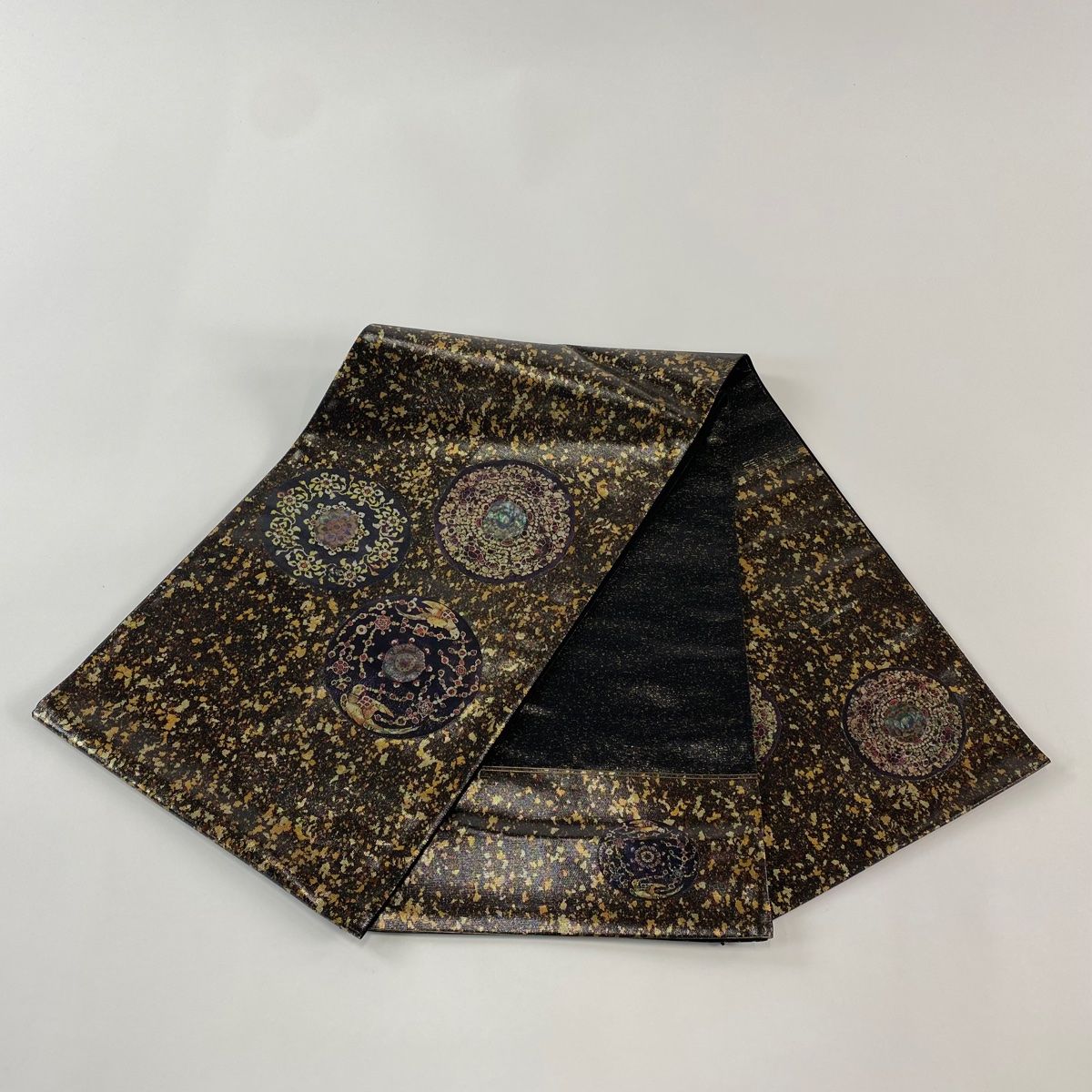 【美品】 袋帯 名品 華文 花鳥 箔 螺鈿 黒 お太鼓柄 正絹 【】