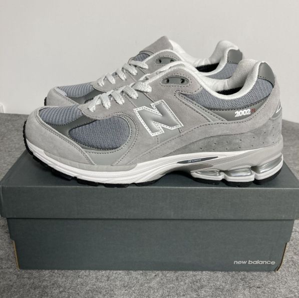 New Balance ニューバランス 2002R GORE-TEX Concrete スニーカー - メルカリ