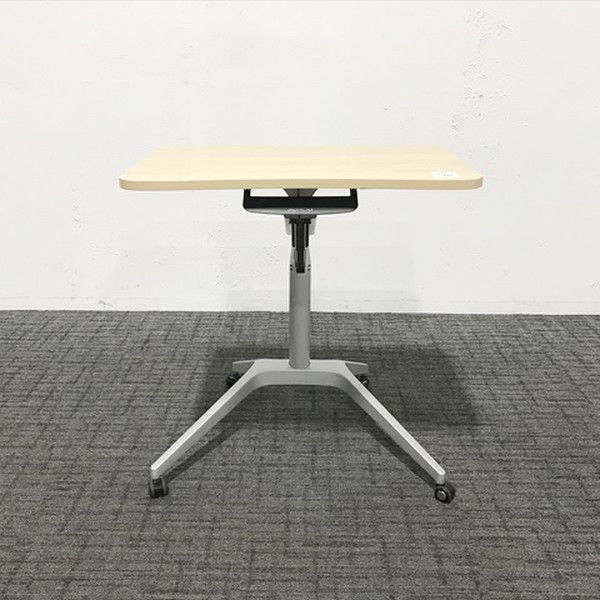 オカムラ