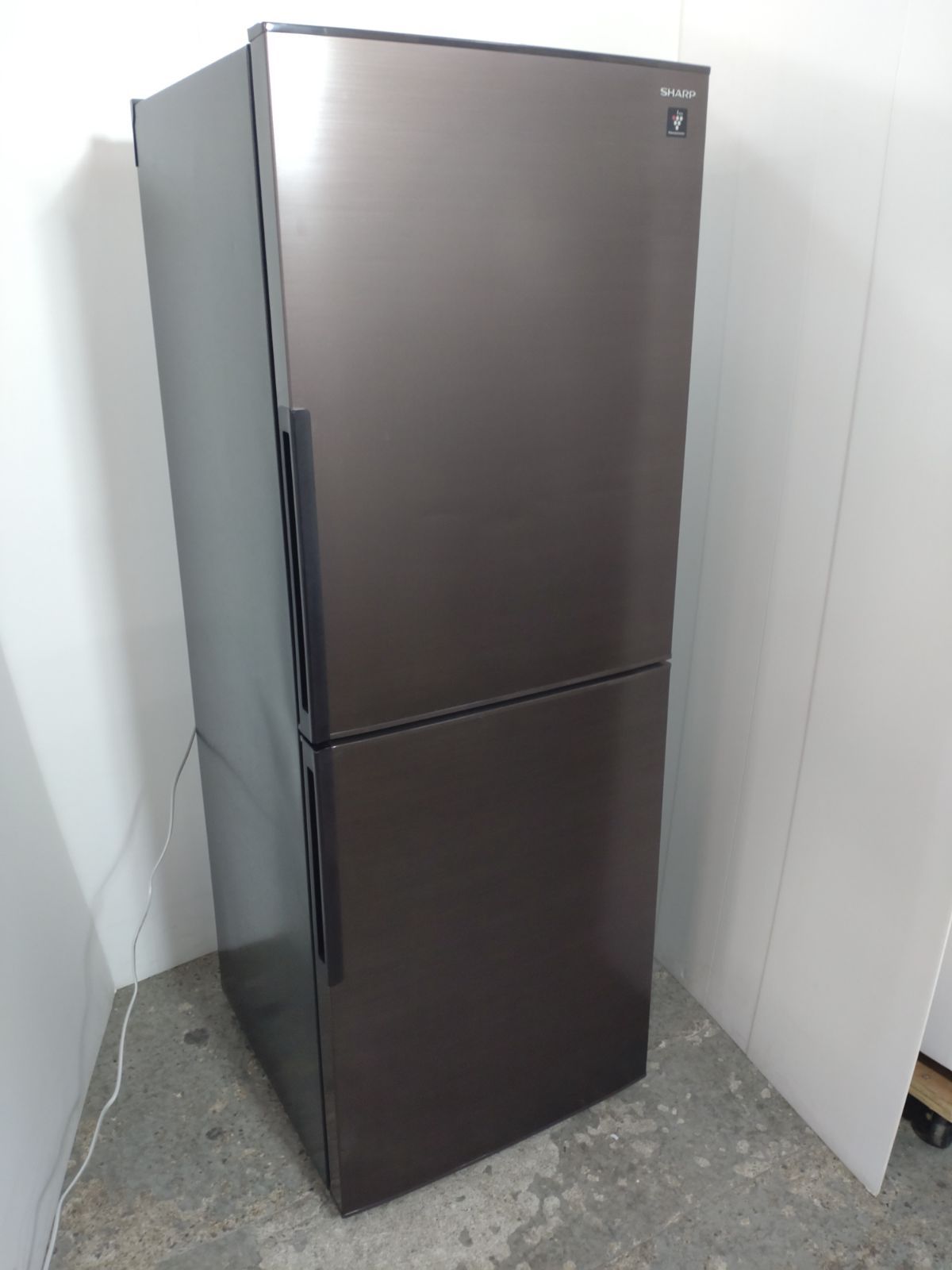 68取付無料！SHARPプラズマクラスター搭載おしゃれブラウン271L冷蔵庫 ヨドバシ.com - シャープ SHARP プラズマクラスター冷蔵庫 （271L・右