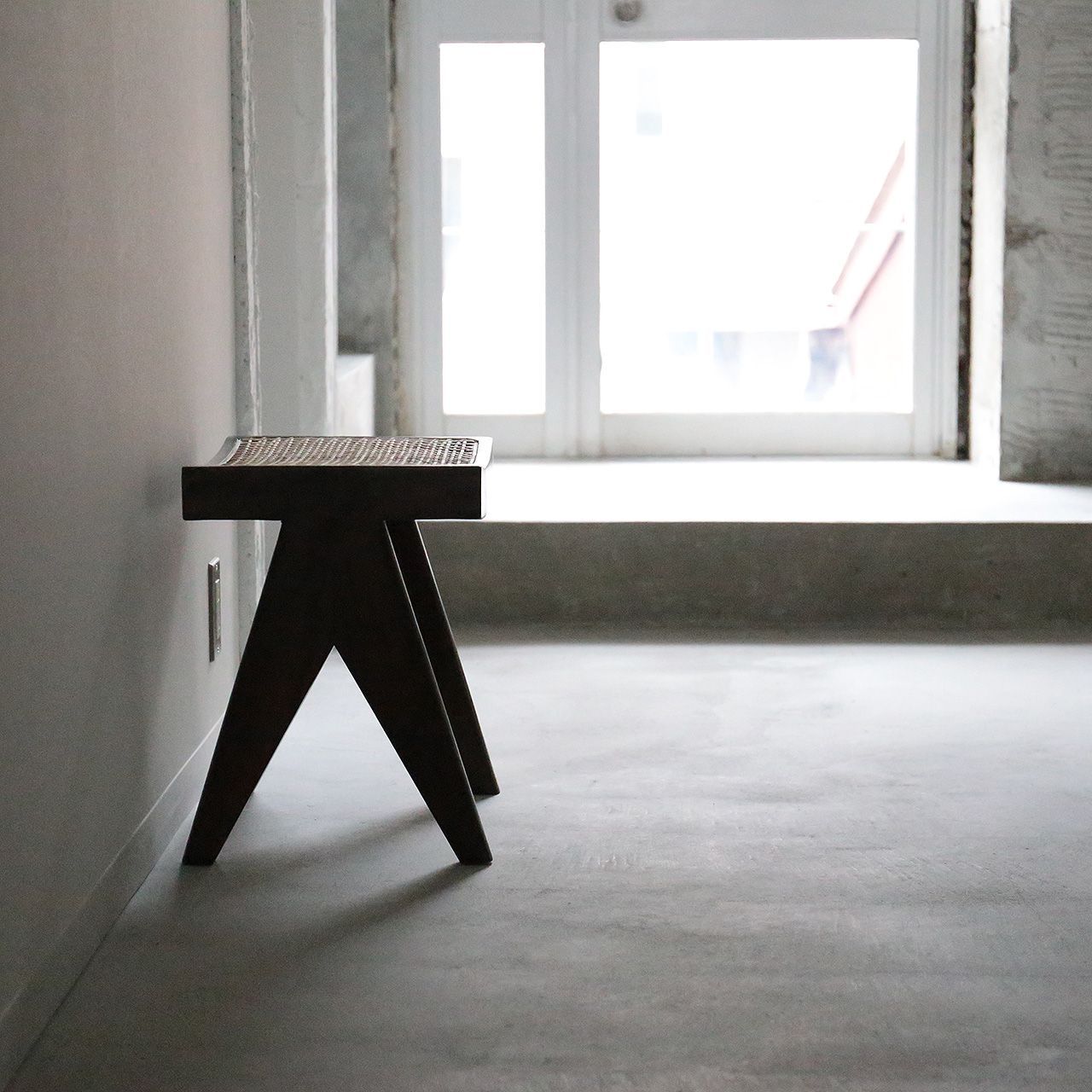 ピエール・ジャンヌレ スツール オットマン ラタン 古材 チーク 椅子 ブラウン Pierre Jeanneret Low Cane Stool リプロダクト ピエールジャンヌレ ル・コルビュジエ インダストリアル レトロ 男前 カフェ インド おしゃれ