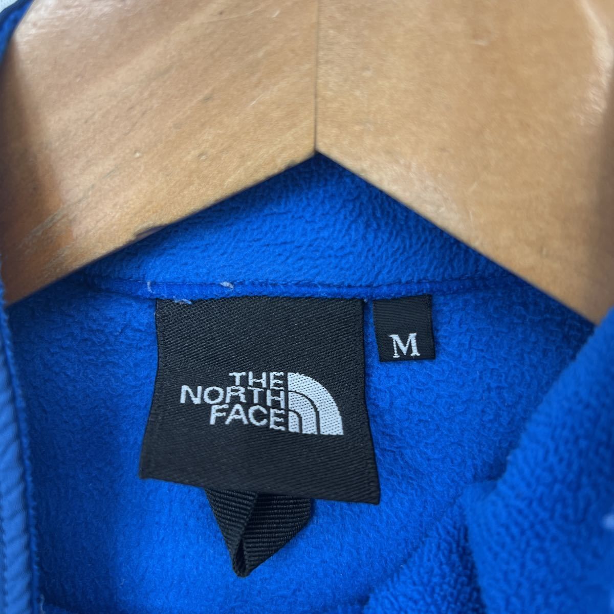 比較的 ノースフェイス THE NORTH FACE フリース マウンテンバーサマイクロジャケット ブルーネイビー M 鉄板 アウトドア AA199 OLIVEOS_COM_TR