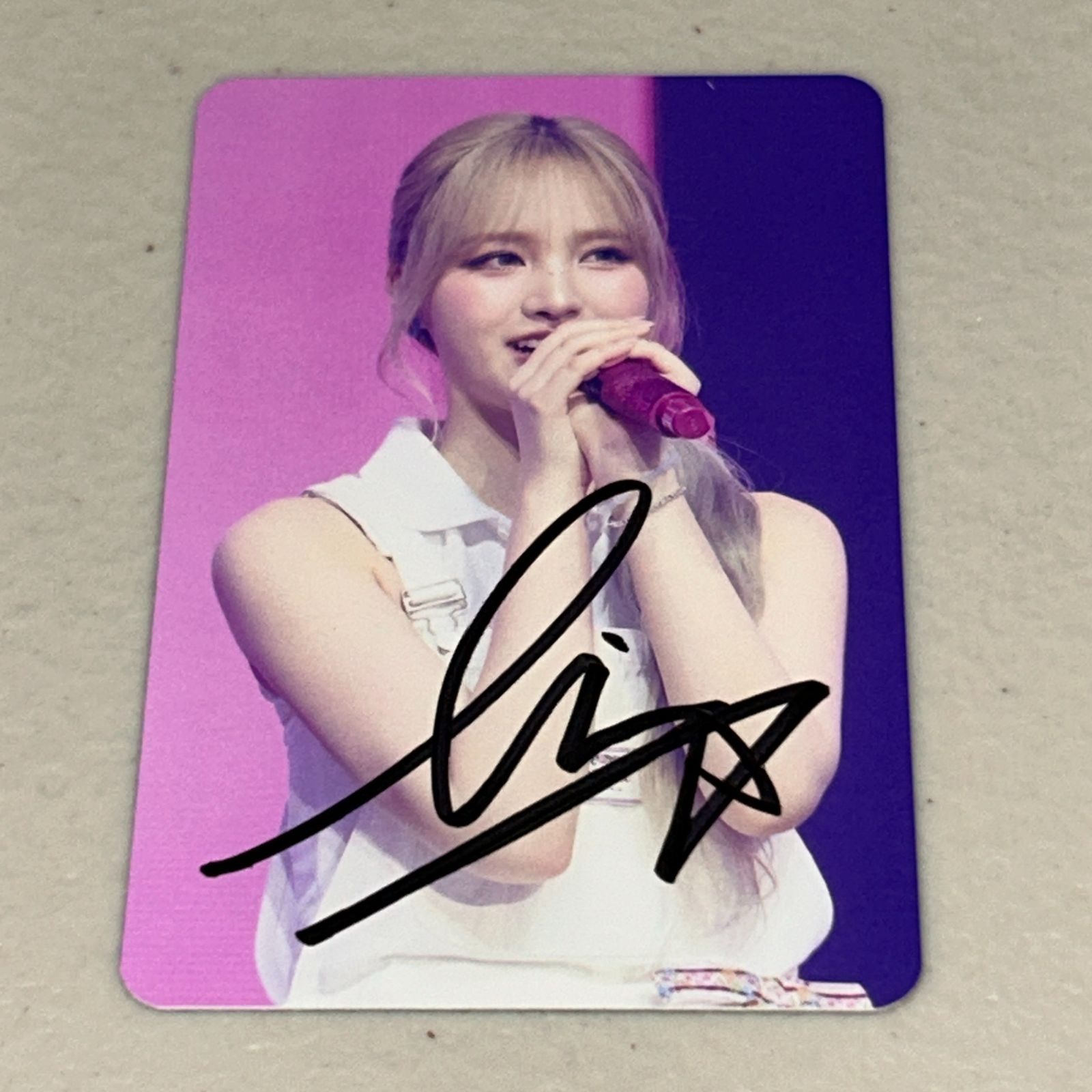【本日限定値下げ】IVE レイ　直筆サイン入り　トレカ　withmuu IVE レイ サイン 本日限定値下げ】IVE レイ 直筆サイン入り