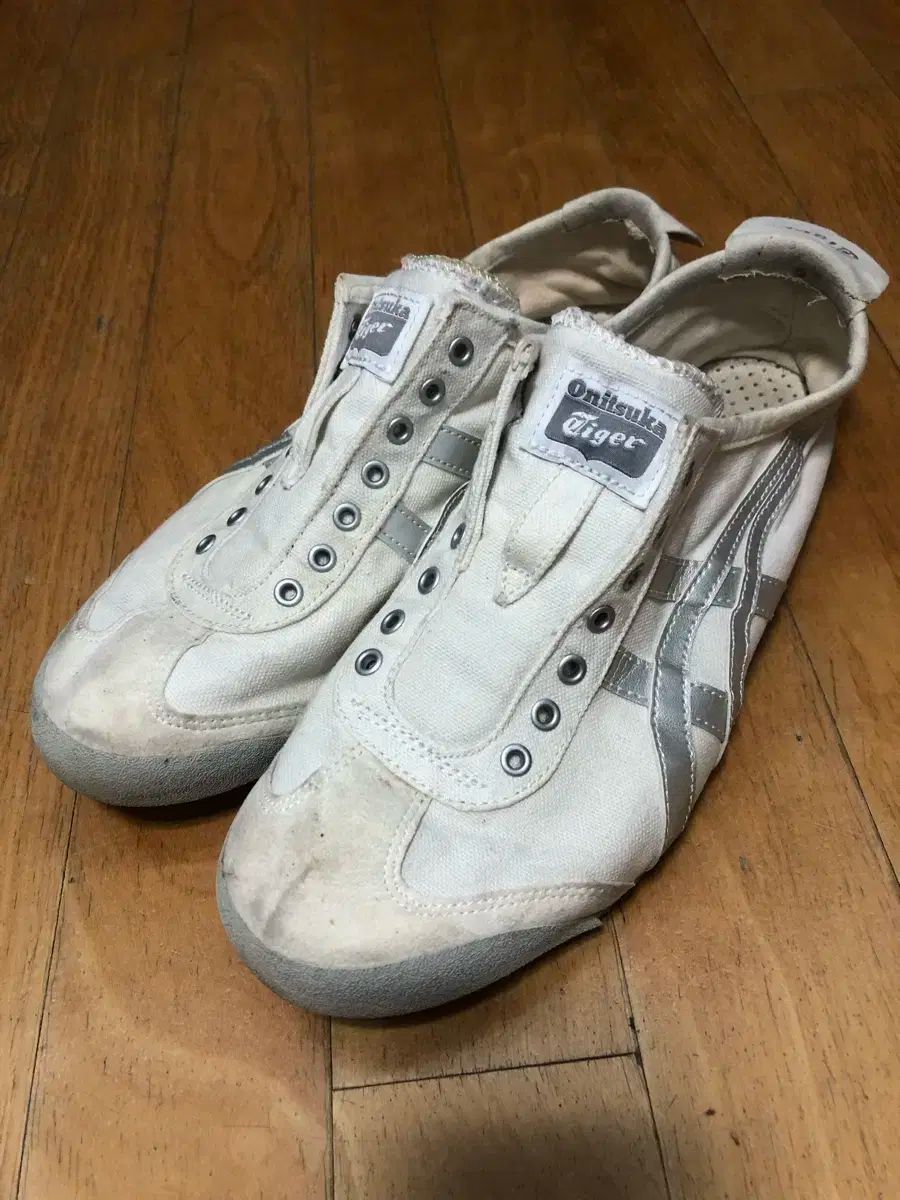 onitsuka tiger オニツカタイガー メキシコ 66 スリッポン 白 シルバー 255