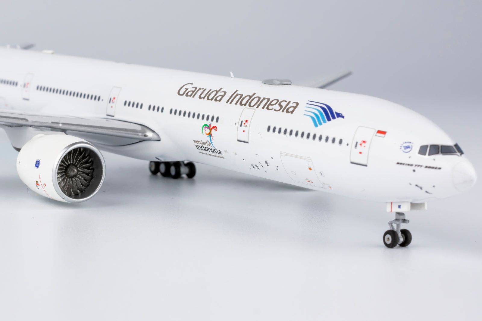 ガルーダインドネシア航空 777-300ER PK-GII 1/400 JFox Models 777-300ER ガルーダインドネシア航空 スカイチーム