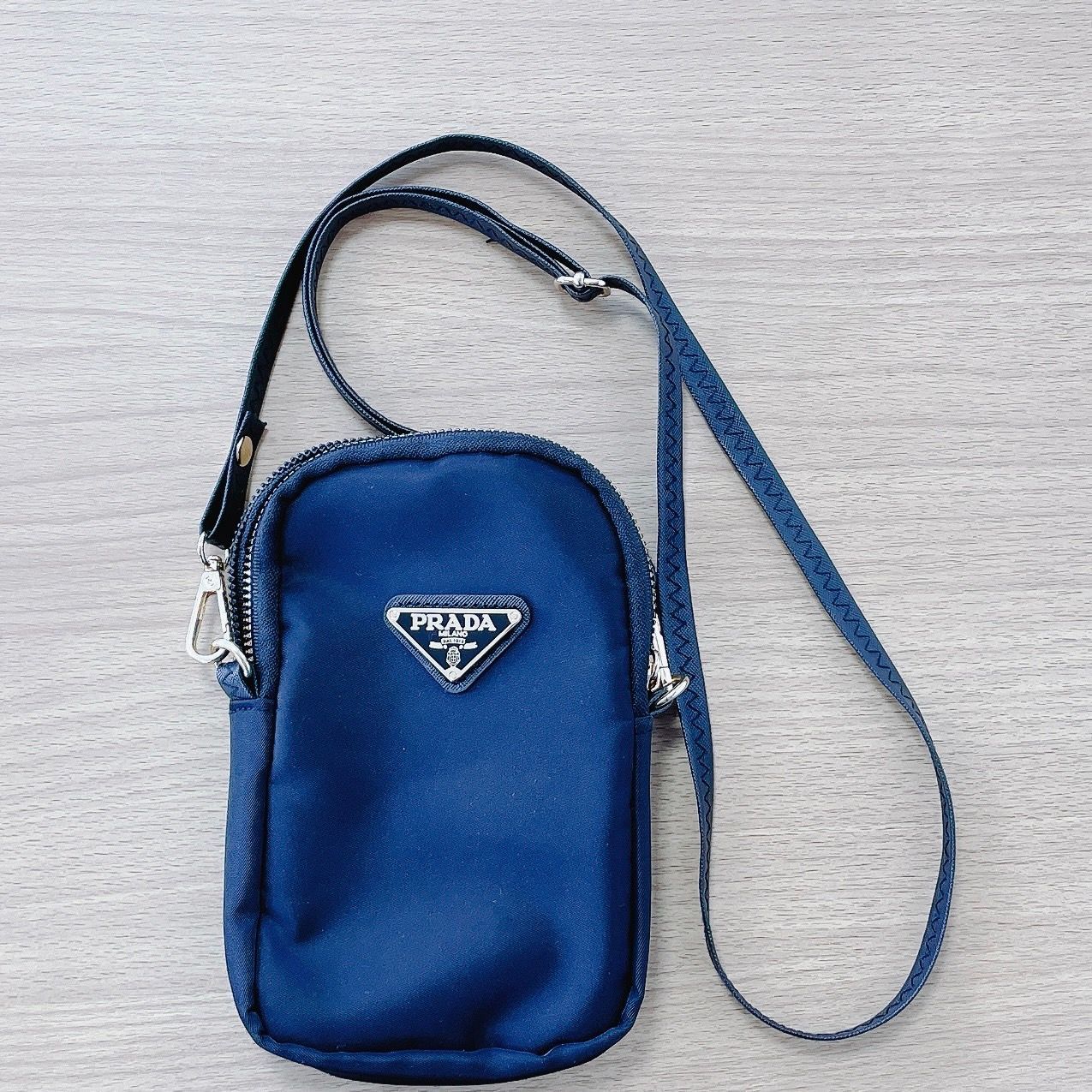 PRADAプラダ ポーチ ノベルティショルダーバッグ PRADAプラダ ポーチ