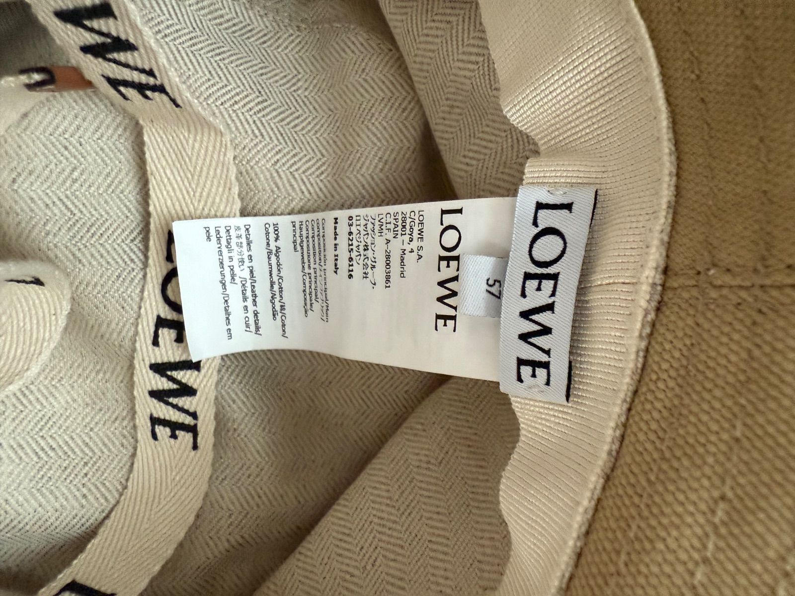 未使用！ LOEWE フィッシャーマンハット バケハ ストラップ付 - メルカリ