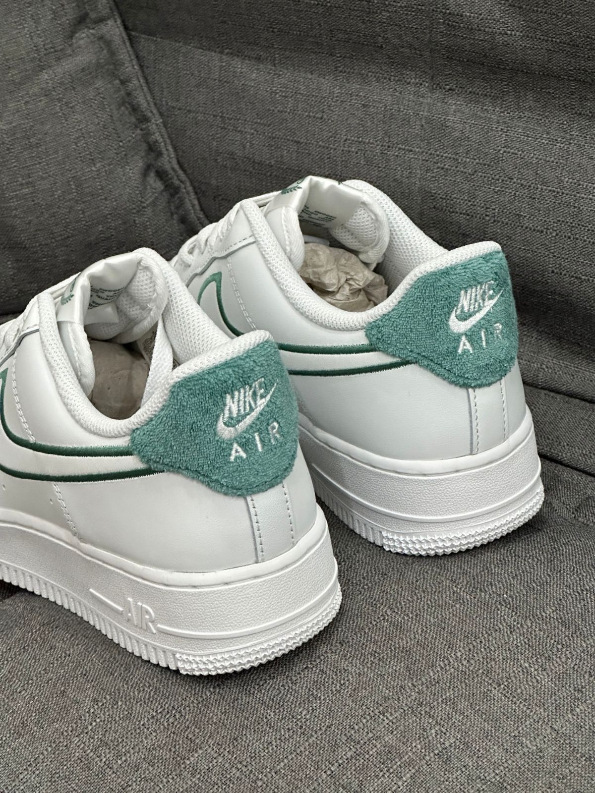 【NIKE】Air Force 1 '07 LV8 エアフォース 1 ナイキスニーカー NIKE AIR FORCE 1'07 LV8 - ナイキ エア フォース 1'07 LV8