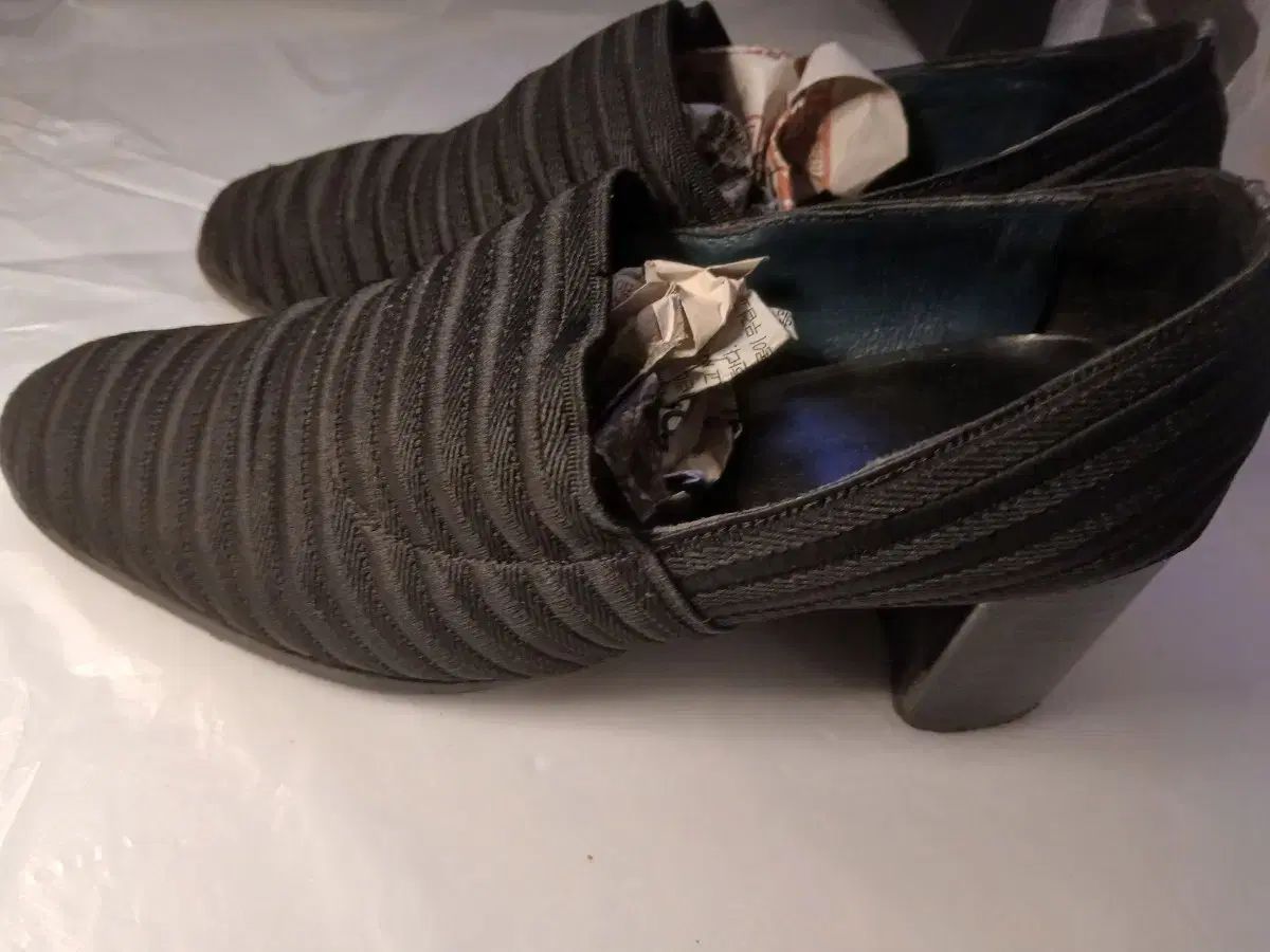 ラグジュアリー ヒール靴 23.5センチ 良好 非常に良好 9万